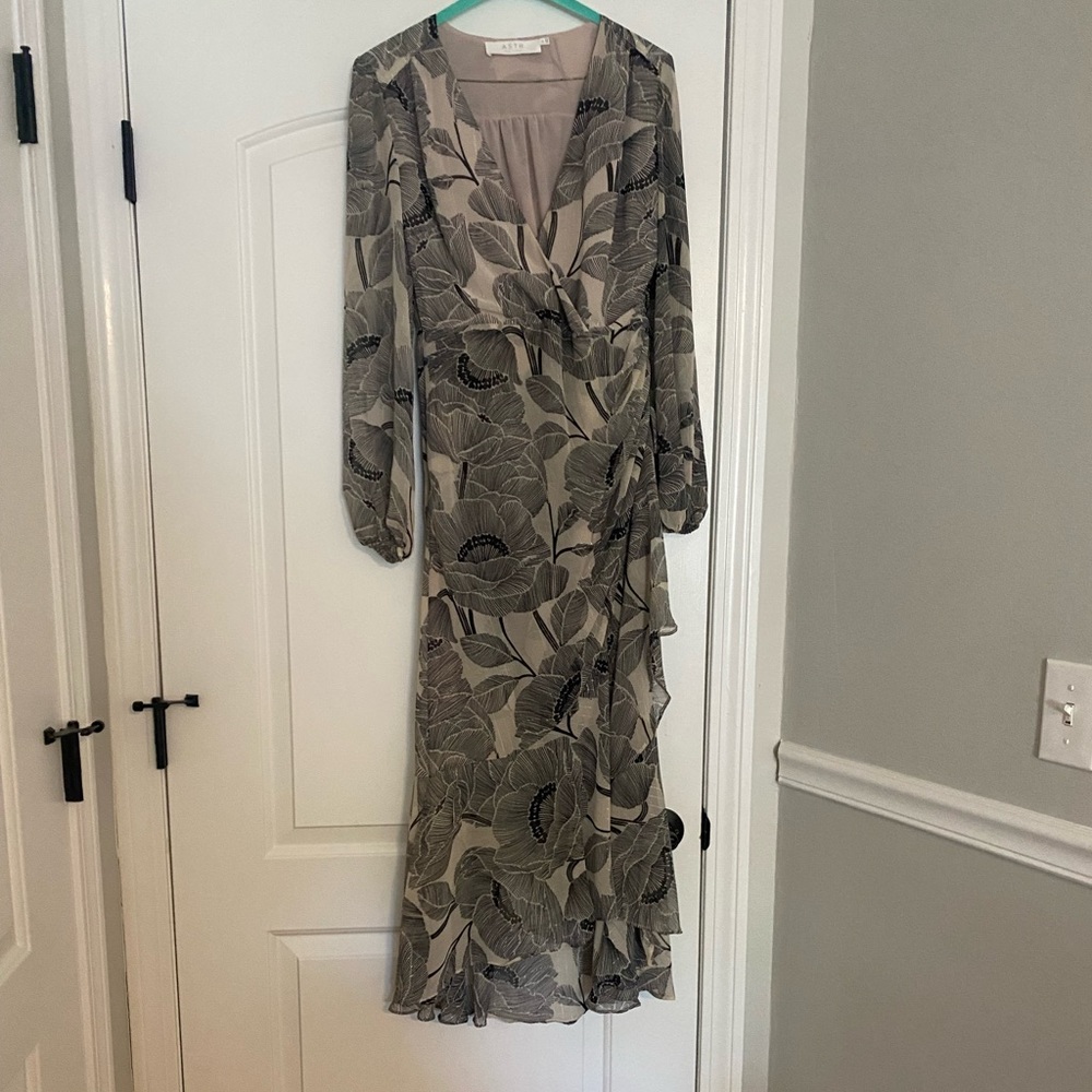 ASTR The Label floral long sleeve dress.